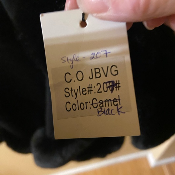 JBVG black Cape/poncho with faux fur trim - NWT - Picture 7 of 9